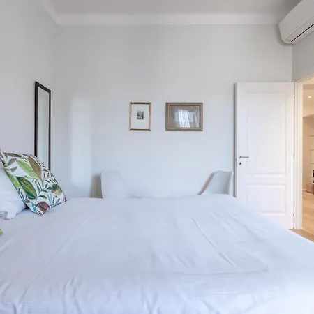 Apartment Floor With Rooftop Terrace Near St. Peter