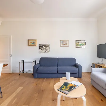 Floor With Rooftop Terrace Near St. Peter Rome