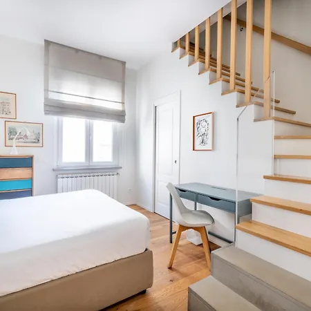 Floor With Rooftop Terrace Near St. Peter *