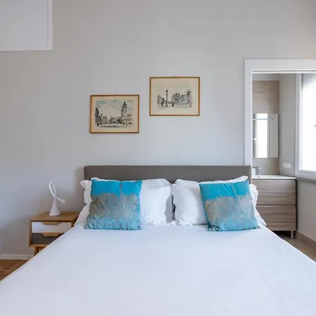 Floor With Rooftop Terrace Near St. Peter Apartment