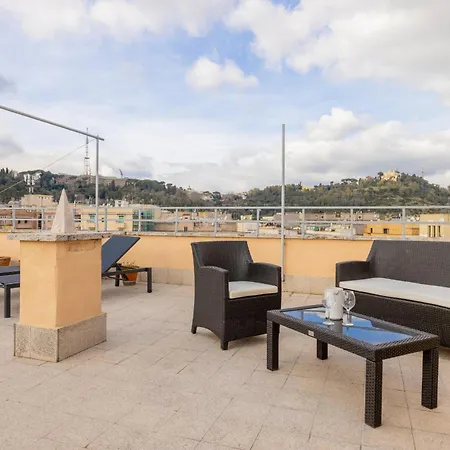Apartament Floor With Rooftop Terrace Near St. Peter *